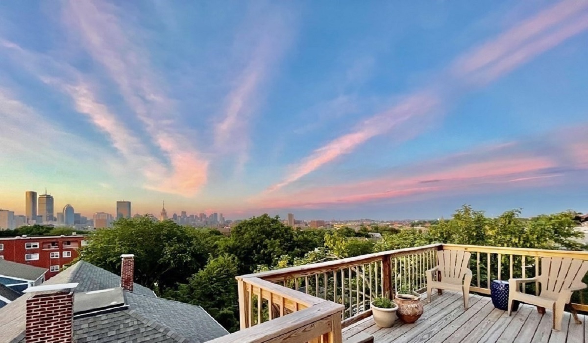 What the Boston Nightlife is All About and Boston houses for sale